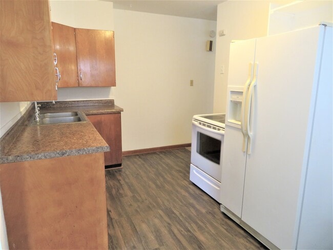 Building Photo - 2317 S Henry St