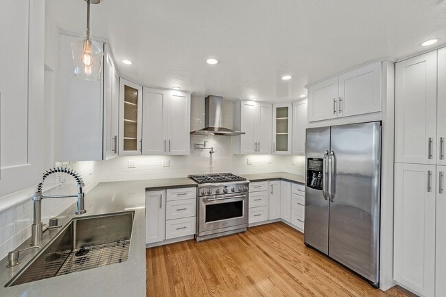 Building Photo - One level home Crockett, magnificent VIEWS