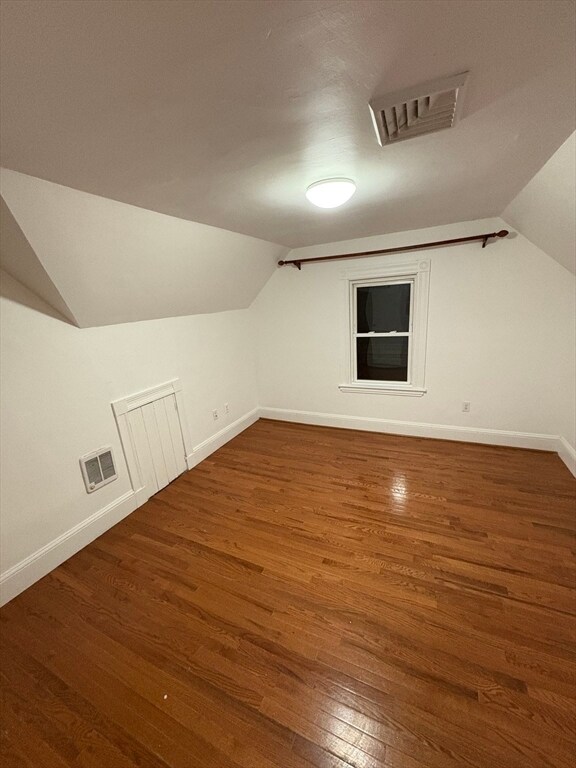 Building Photo - 20 Jones