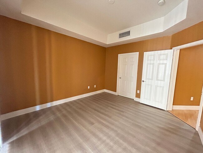 Building Photo - 1-Bedroom 1-Bathroom Silverado Ranch Condo!