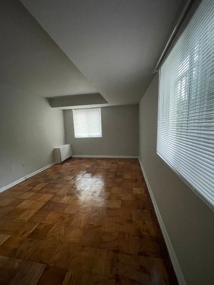 Building Photo - 3030 30th St SE