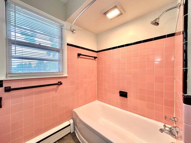 Building Photo - Four Bedroom Home in Grandville