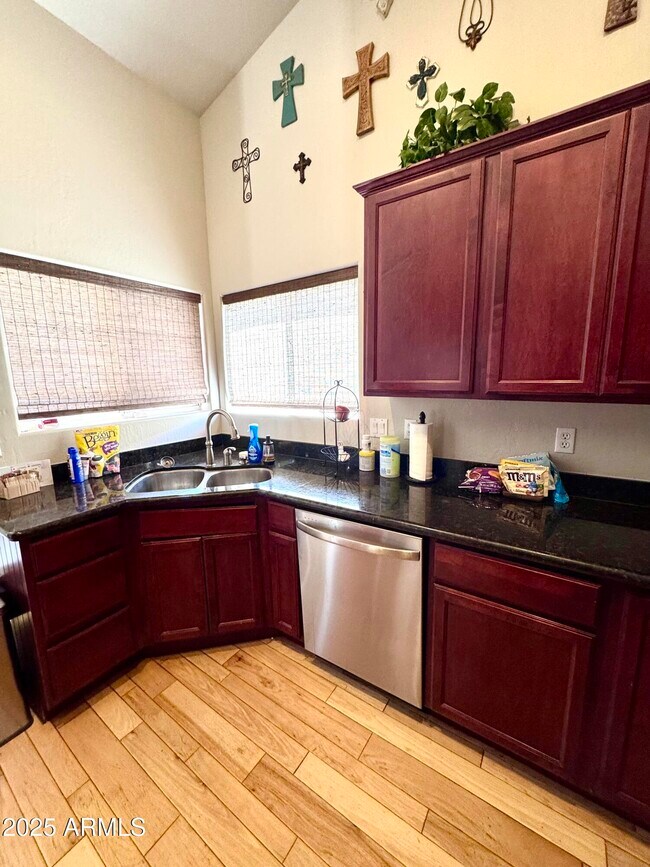 Building Photo - 4027 E Rancho Del Oro Dr