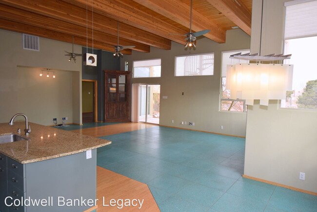 Building Photo - 3 br, 2.5 bath House - 1912 Quail Run Rd NE