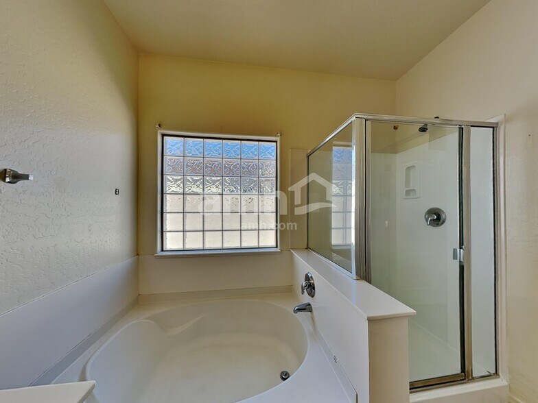 Building Photo - 16209 W Gelding Dr