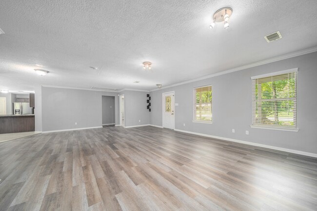 Building Photo - 327 Chateau Woods Pkwy Dr