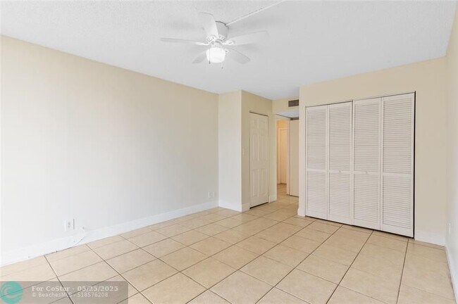 Building Photo - 3550 Blue Lake Dr