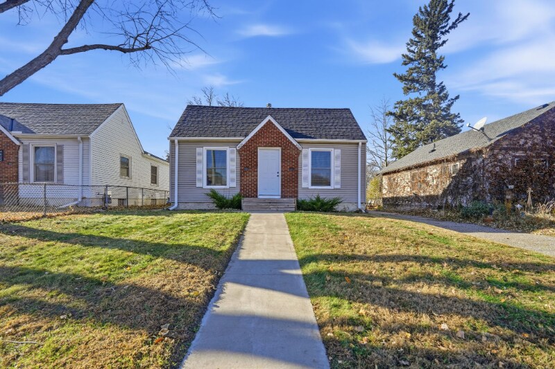 Building Photo - 4620 4th Ave S