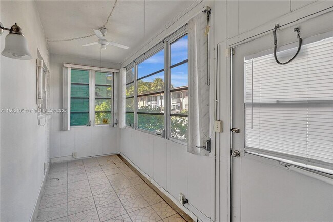 Building Photo - 4821 NW 22nd Ct