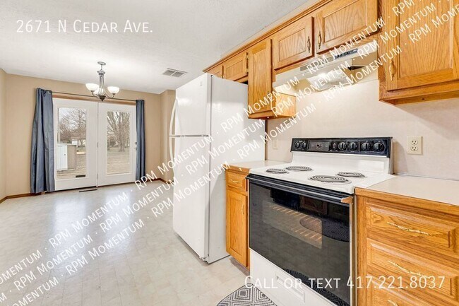 Building Photo - 2671 Cedar Ave