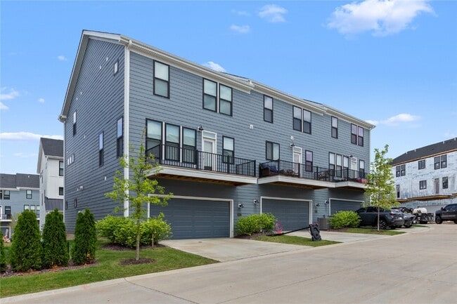 Building Photo - 16505 Honey Locust Dr