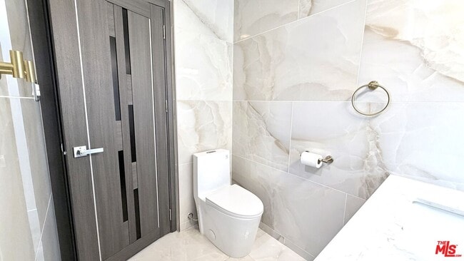 Building Photo - 11836 Rialto St