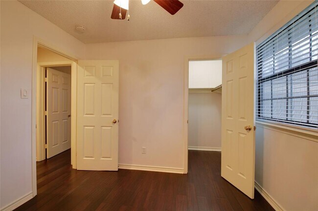 Building Photo - 6526 Foxfern Cir