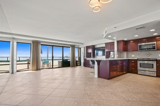 Building Photo - 1310 E Ocean Blvd