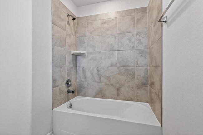 Building Photo - 3322 Nila Crk Dr