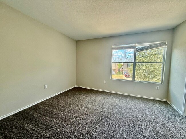 Building Photo - Spacious Two-Story Home: 4 Beds, 2.5 Baths...