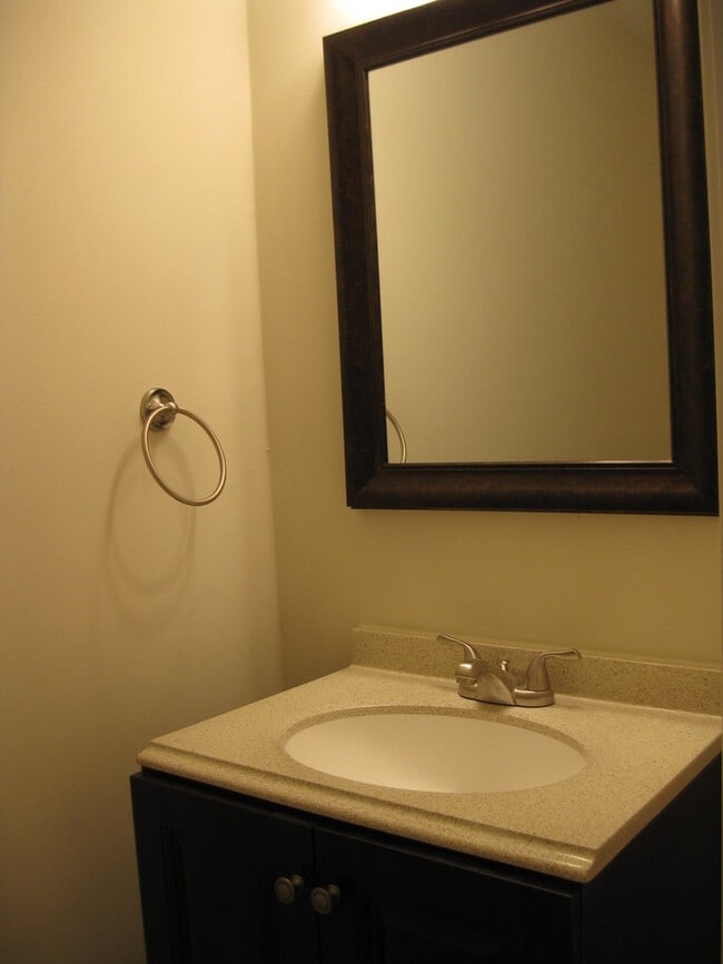 Building Photo - Beautiful 2 Bedroom townhouse in Thalia