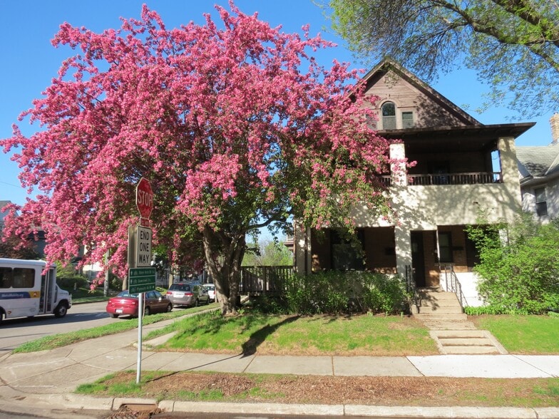 Building Photo - 802 5th Street Northeast