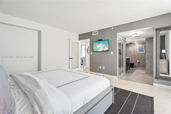 Building Photo - 1900 Sunset Harbour Dr