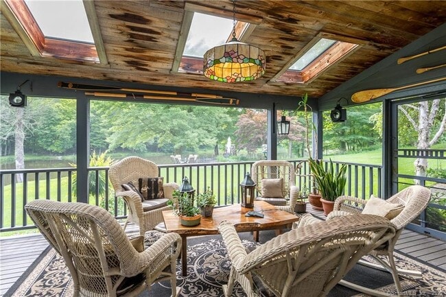 Building Photo - 21 Jericho Rd N