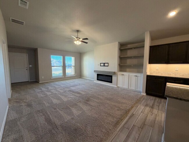 Building Photo - 3/2 in Upland Crossing Available Now!!!