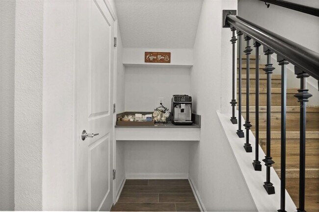 Building Photo - 11115 Great Rock St