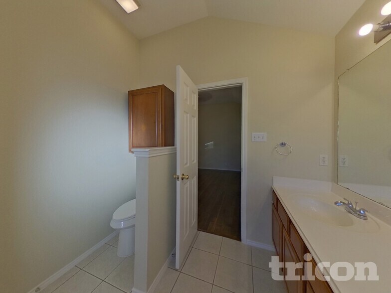 Building Photo - 5749 Imes Ln