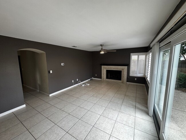 Building Photo - BEAUTIFUL 2 STORY 4 BD, 3 BATH, 3 CAR GARAGE, WITH POOL!