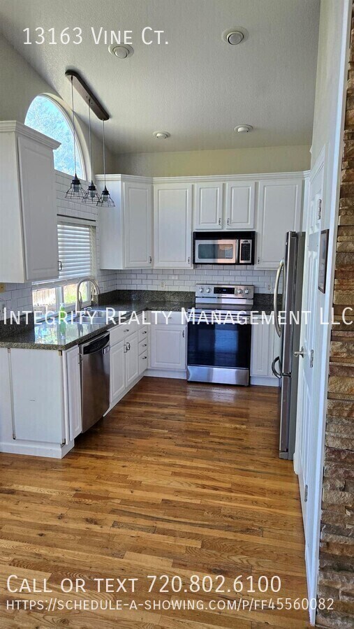 Building Photo - 13163 Vine Ct