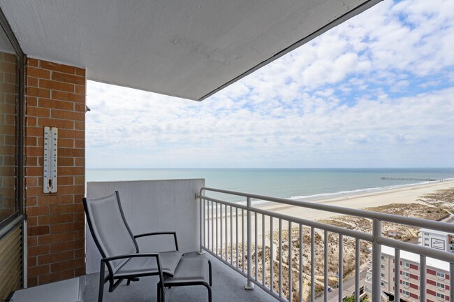 Building Photo - 5200 Boardwalk