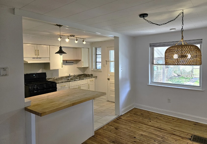 Building Photo - 75 Wise Ave