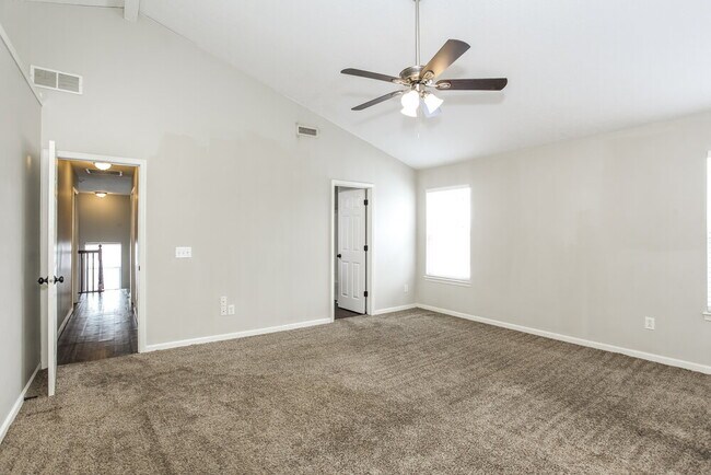 Building Photo - 12005 Gatwick View Dr