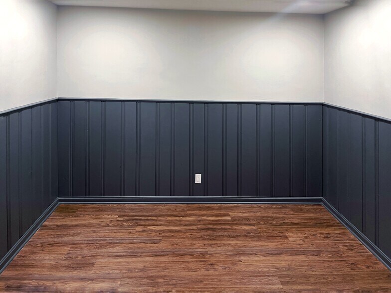 Dining Area - 3415 McFarlan Rd