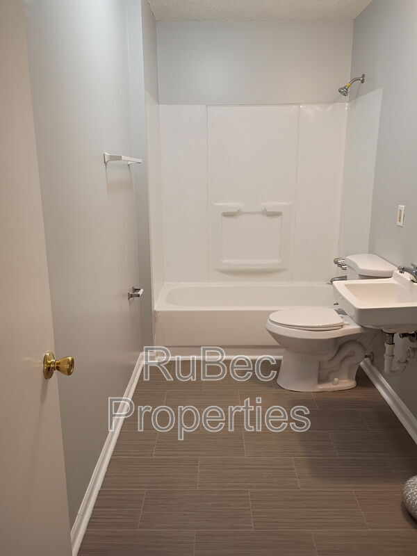Building Photo - 408 S Weldon St