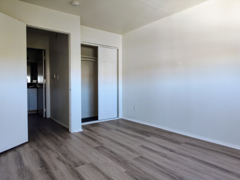 Building Photo - 14746 Delano St