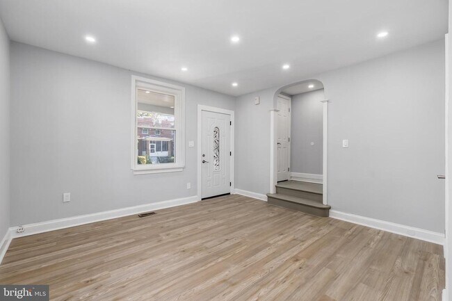 Building Photo - 1401 18th Pl SE