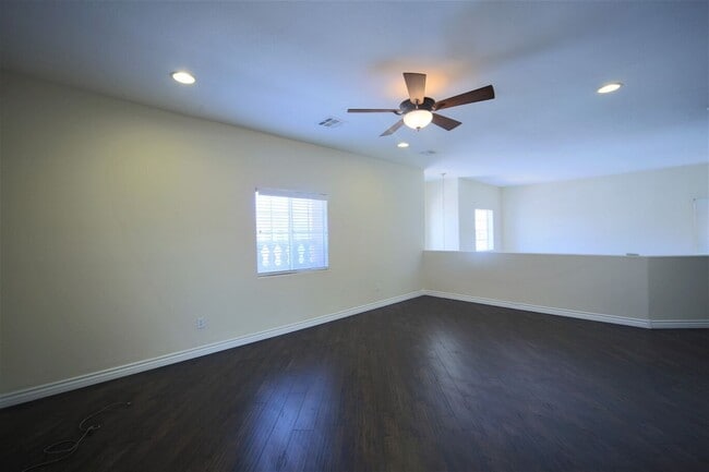 Building Photo - Gorgeous 3Bed/2Bath/2Car, 2-Story Home located in Caparola at Southern Highlands