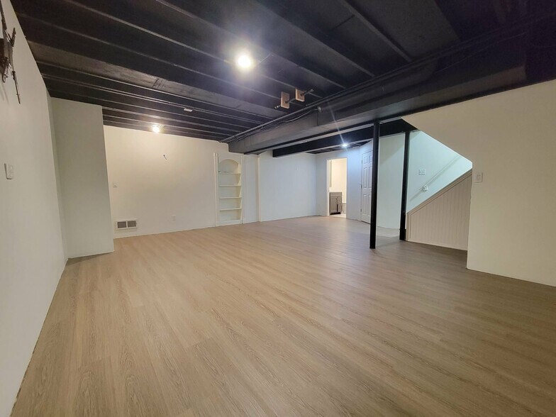 Building Photo - 1532 SE Silkwood Ln