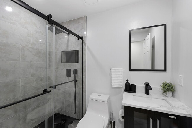 Building Photo - 6006 Queens Chapel Rd