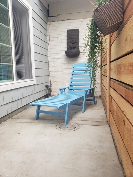 Building Photo - 1332 Sandia Ave