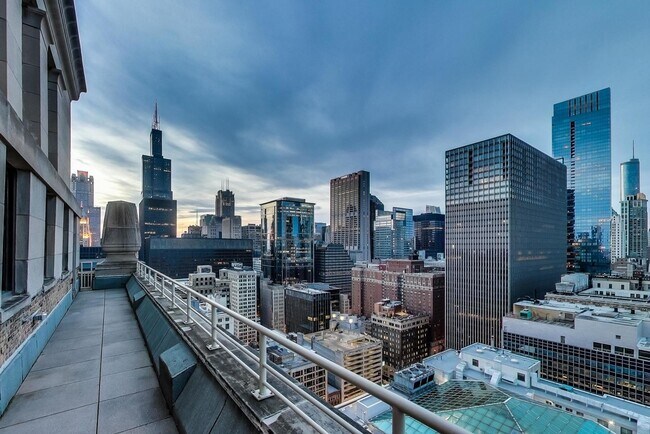 Building Photo - 310 S Michigan Ave
