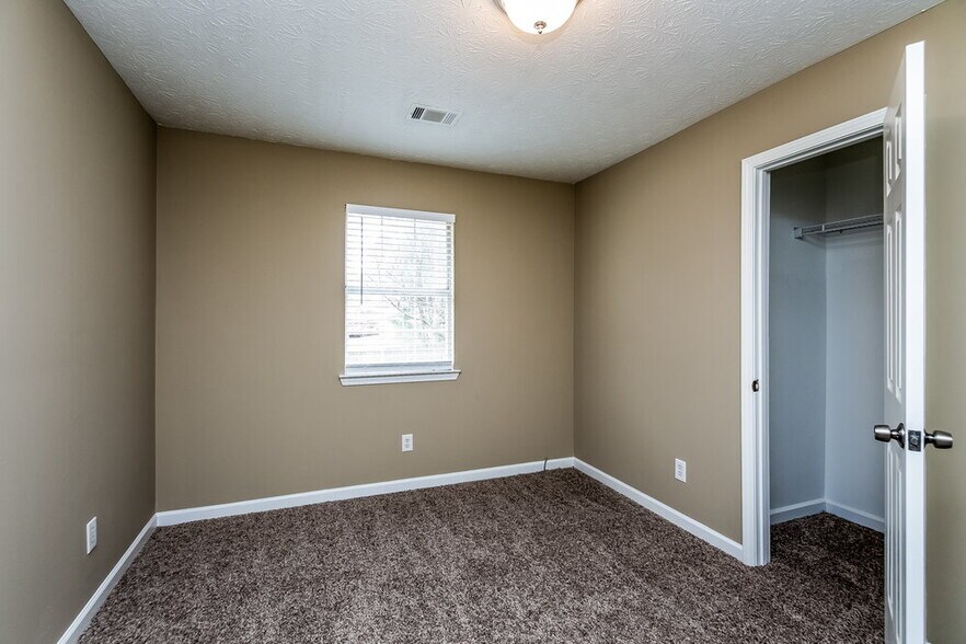 Building Photo - 505 Horseshoe Cir