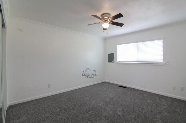 Building Photo - 3 Bedrooms, 1.5 Baths in Kennewick