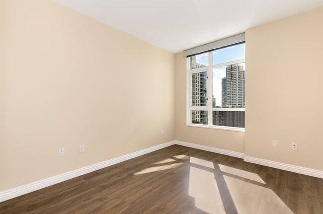 Building Photo - 850 Beech St