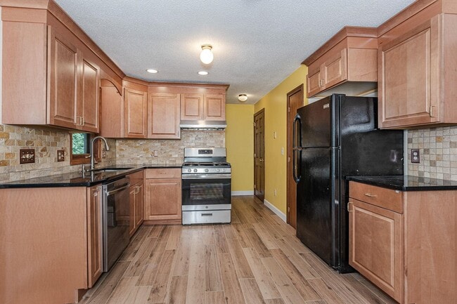 Building Photo - 44 Gillis St