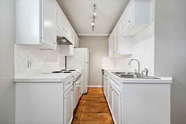 Building Photo - 3618 Garrott St