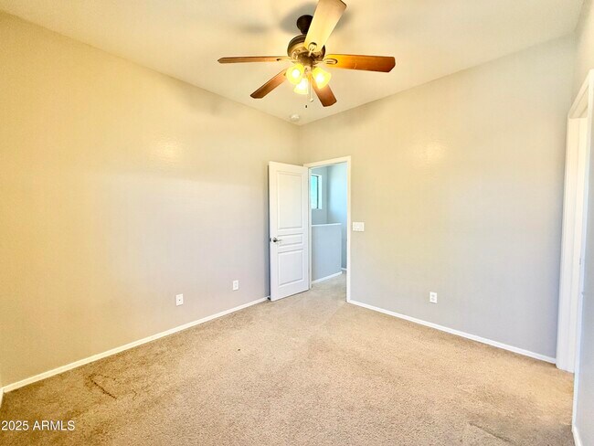 Building Photo - 4138 E Thunderheart Trail