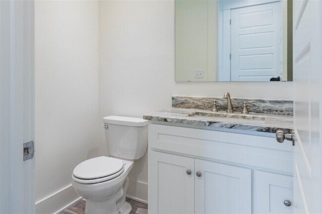 Building Photo - 414 Traditions Blvd