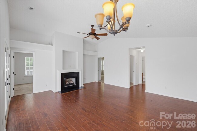 Building Photo - 9740 Veronica Dr