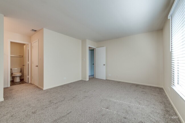 Building Photo - 1232 Knottingham Ct